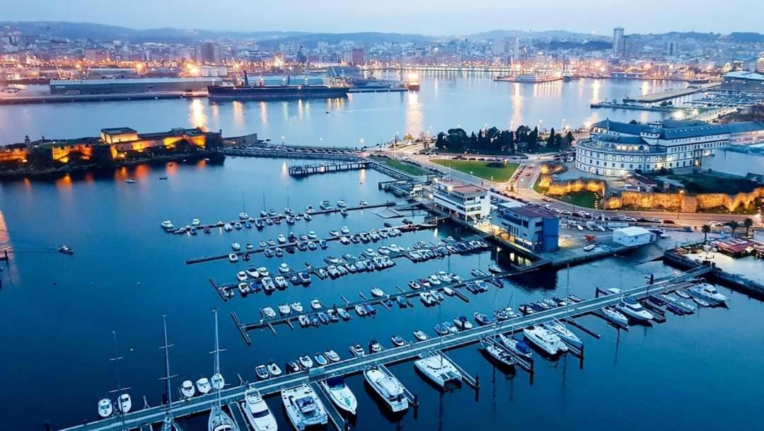 Apartamentos La Coruña Esterno foto