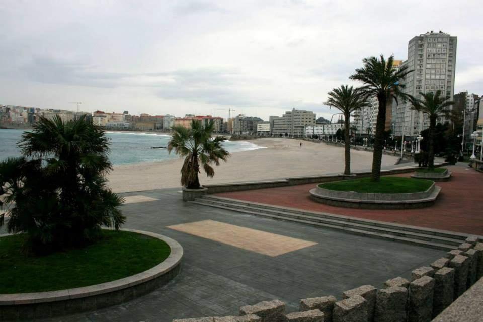 Apartamentos La Coruña Esterno foto